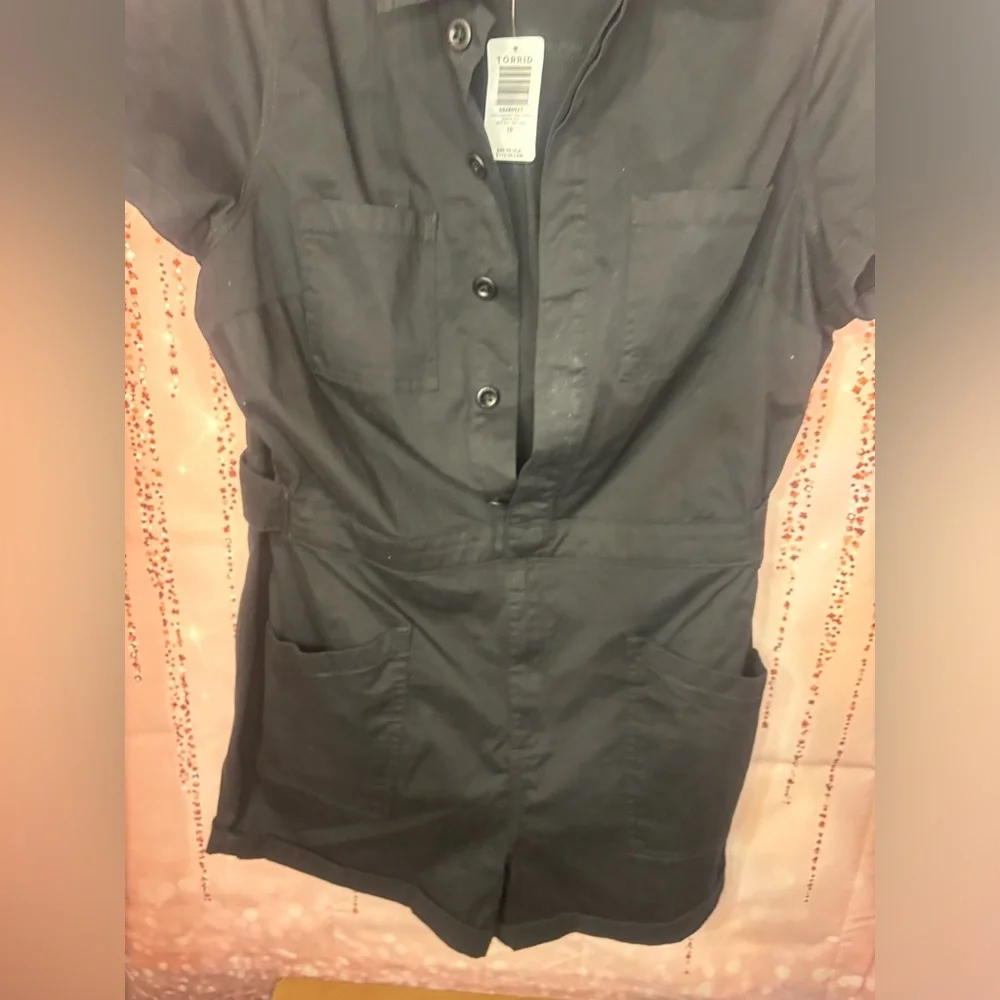 Torrid 8" Twill Lightweight Jumpsuit (Romper) - Picture 4 of 16